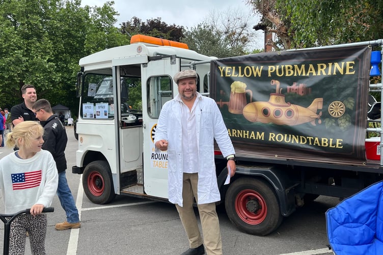 Farnham Round Table's Yellow Pubmarine