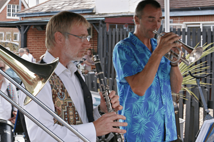 Trad's Army Dixieland Jazz Band.