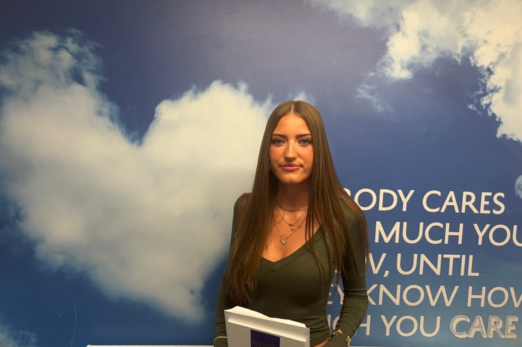 Jodie Pierce achieve all nines in her GCSE's at Weydon School 2026