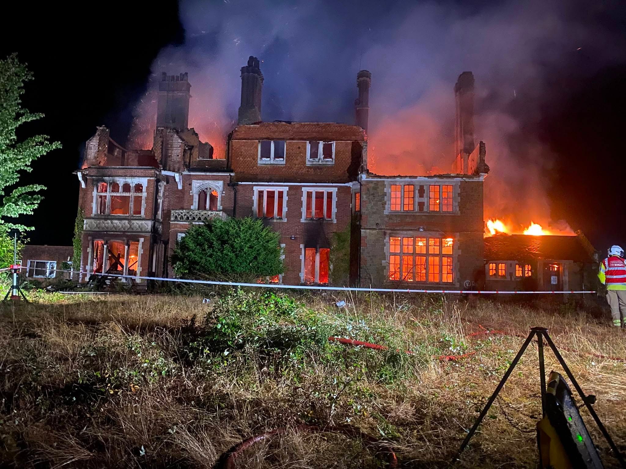 Tahei Rakei Rake fire latest: Man arrested on suspicion of arson | farnhamherald.com