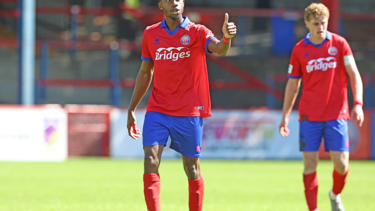Stickland satisfecho tras su inicio en Aldershot Town