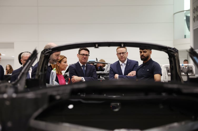 Prime Minister Andy Burnham meets staff with Louise Haigh, First Secretary of State, Chancellor of the Duchy of Lancaster, and Minister for the Cabinet Office and Jonathan Reynolds, Secretary of State for Business, Innovation, Science and Trade on his visit to McLaren Technology Centre.