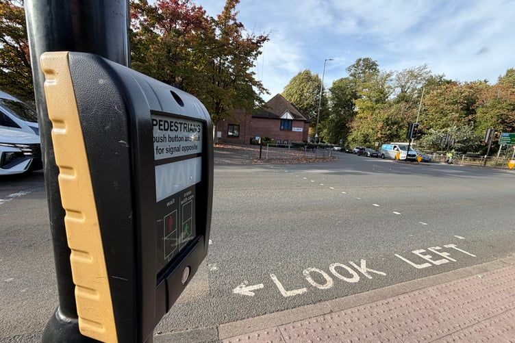 Pedestrian crossing at Hickley's Corner